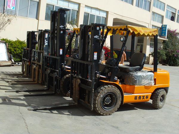 昆明團力叉車租賃服務部 專業設備，高清細節展示
